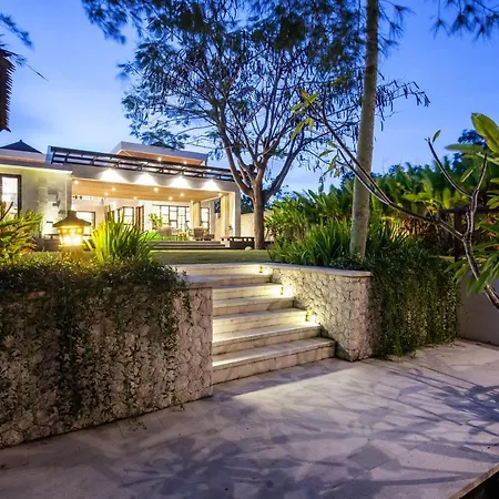 Luxury 5-Bedrooms Private Pool Villa Ungasan Bali